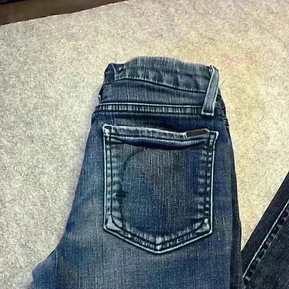 Fidelity Mid Rise  Ultra Slim Blue on Blue Wash 24*30. - Picture 10 of 13